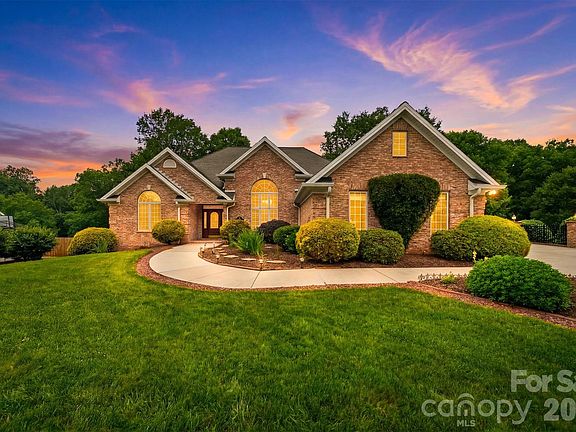 2nd image of 18 Mallard Ct