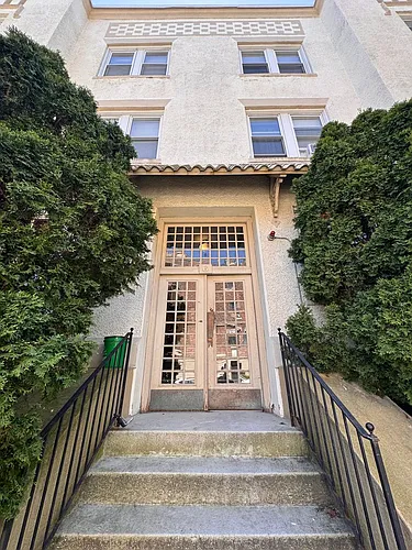 6 Radcliffe Rd Photo 1