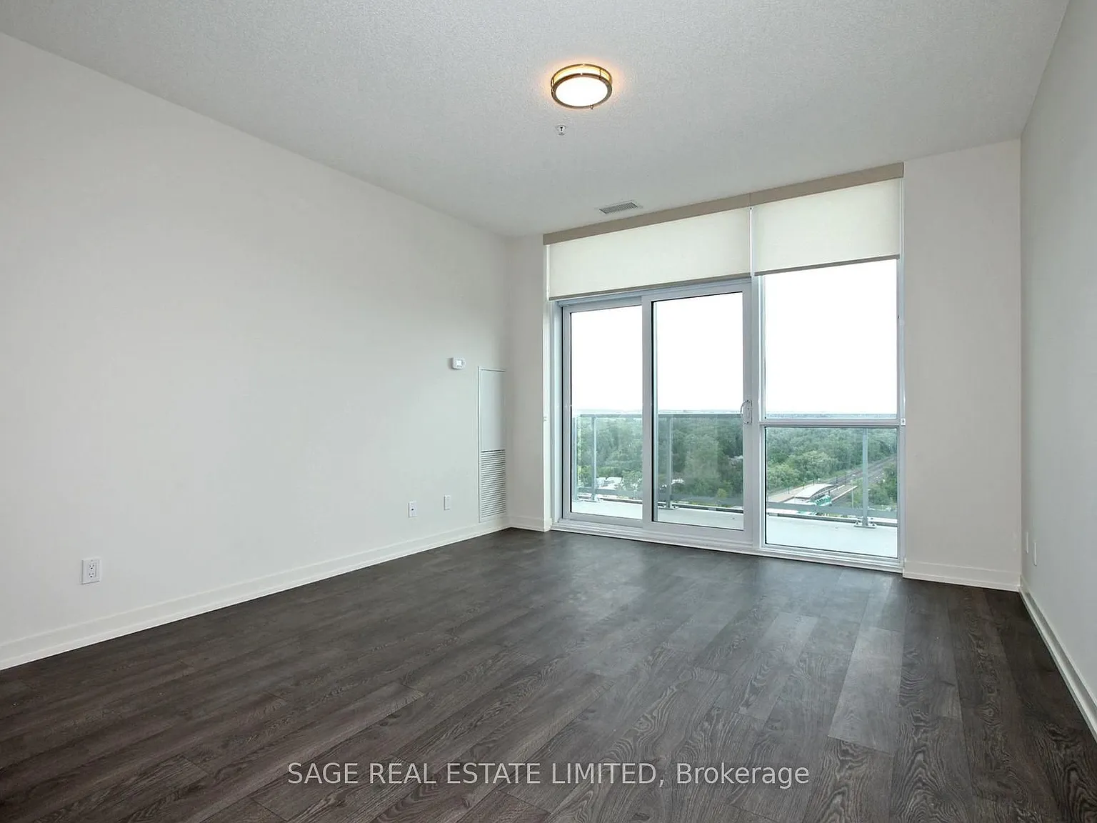 Paradigm Condos — Photo 4