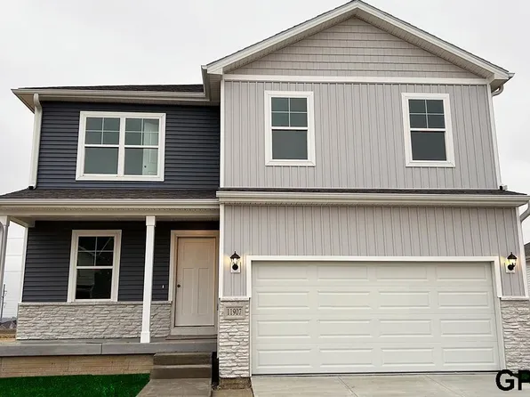11515 Stony Point Dr, Papillion, NE 68046