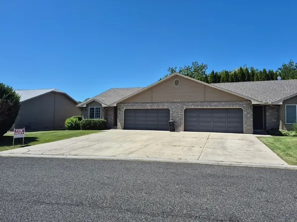 1228 Westbrook Loop #A, Yakima, WA 98908