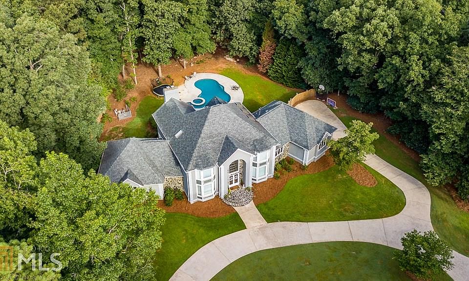 2nd image of 111 Southern Trace Ct