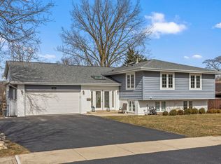 1210 39th St, Downers Grove, IL 60515