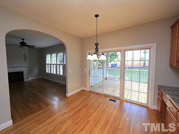 Kitchen to screened in porch
