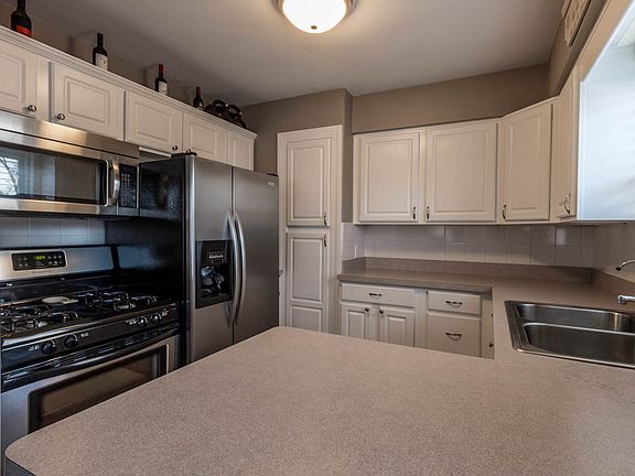 5th image of 707 Shannon Ave