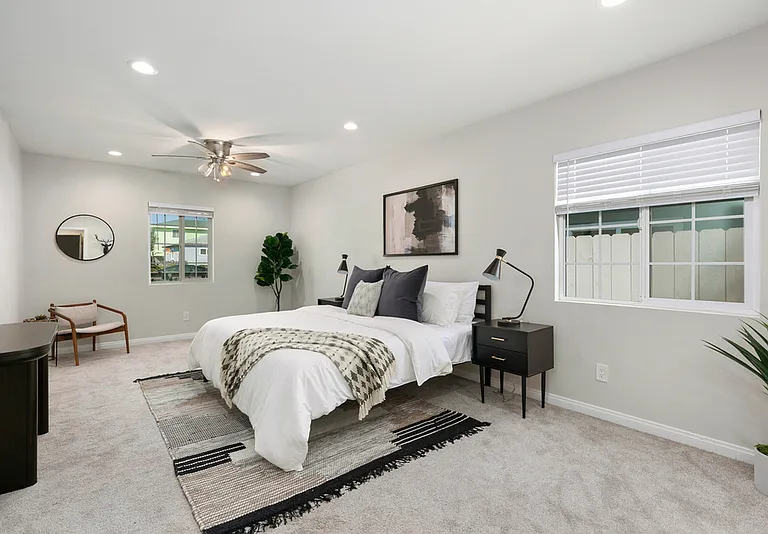 1207 Florence St — Photo 9