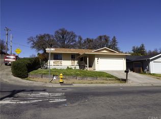 886 16th St, Lakeport, CA