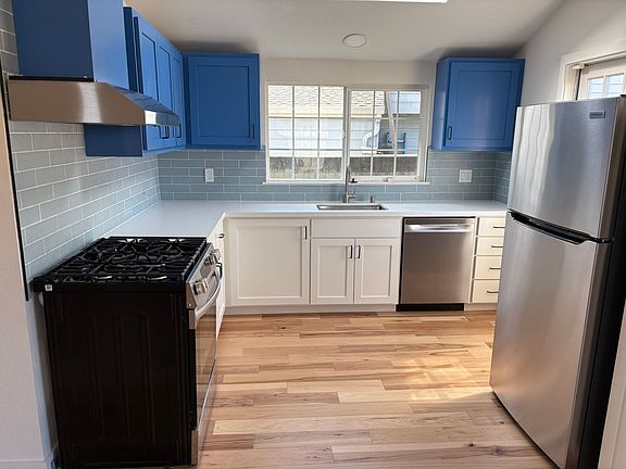 2nd image of 805 Estates Dr