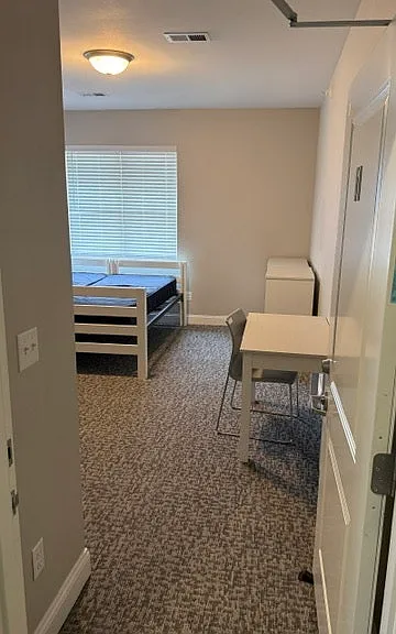 1601 W Kilbourn Ave #1-20 — Photo 8