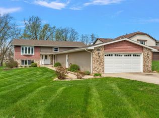 1699 Sunnyslope Dr, Crown Point, IN 46307