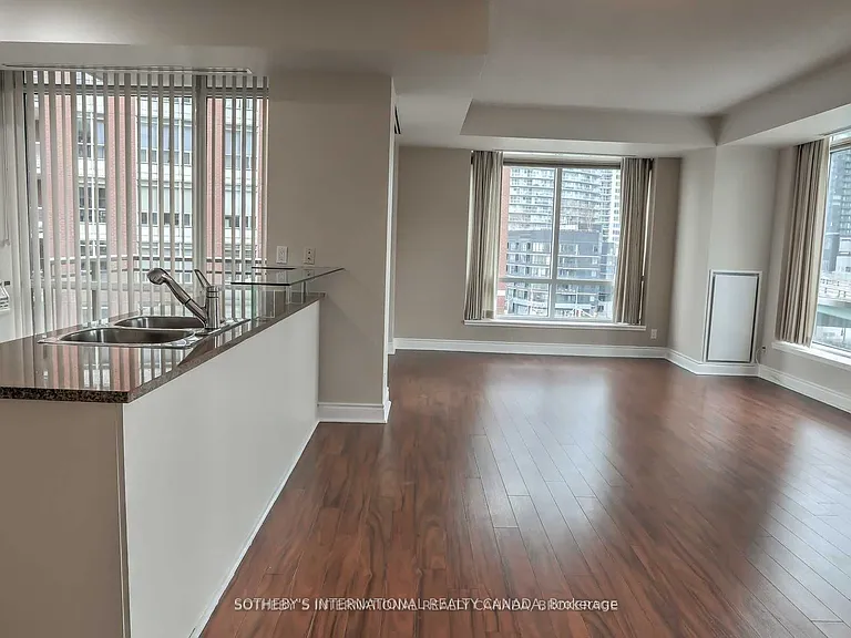 500 Queens Quay W #610W — Photo 3