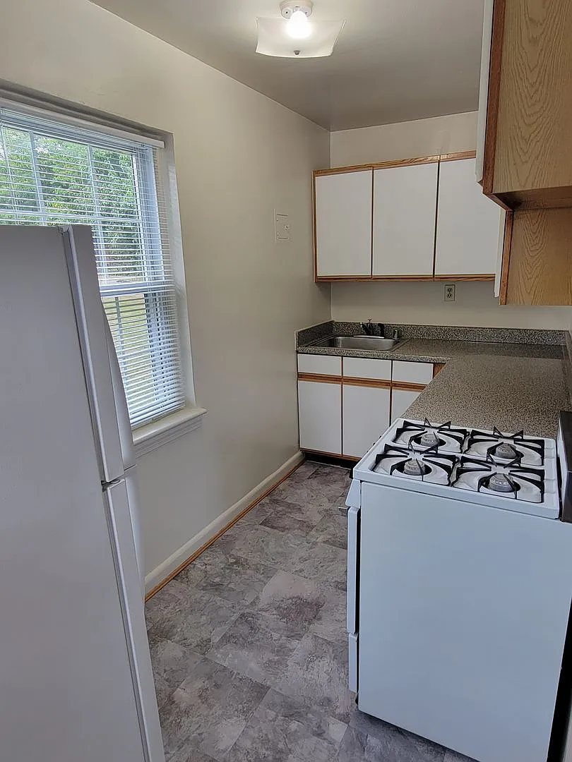 Bedford Gardens Apartments — Photo 4