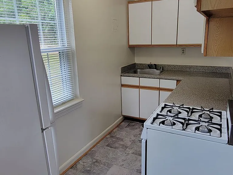 Bedford Gardens Apartments — Photo 5