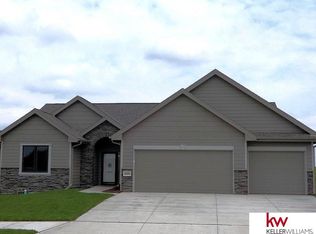 625 N 10th Ave, Springfield, NE 68059