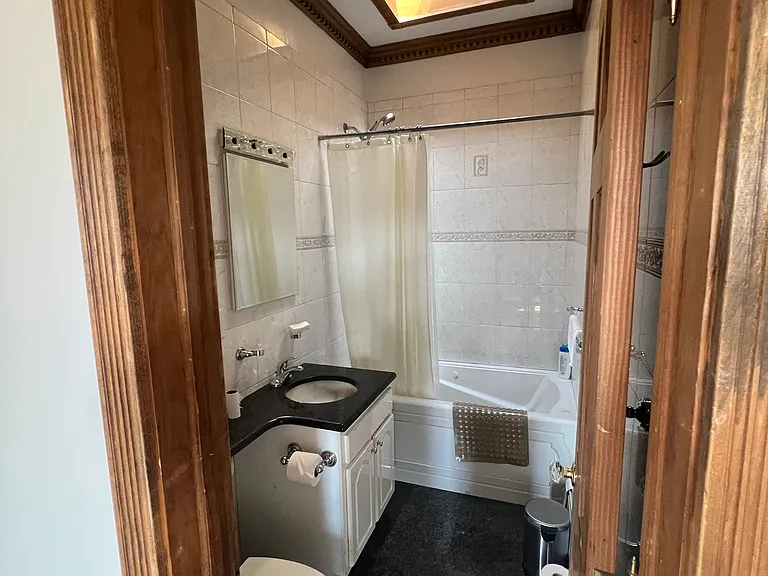 377 14th St #PENTHOUSE — Photo 10