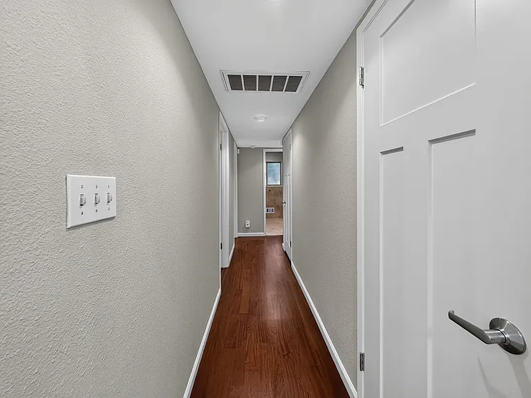 1 Kirkcrest Ct — Photo 17