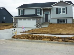 6504 Lillie Ave, Davenport, IA 52806