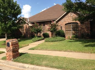 3712 Oak Cove Ln, Bedford, TX 76021