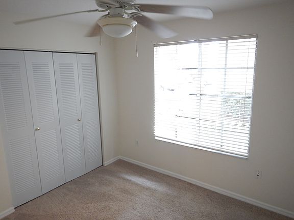5th image of 501 Villa Cir