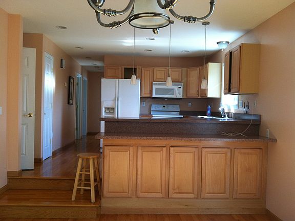 2nd image of 144 Alden St #2