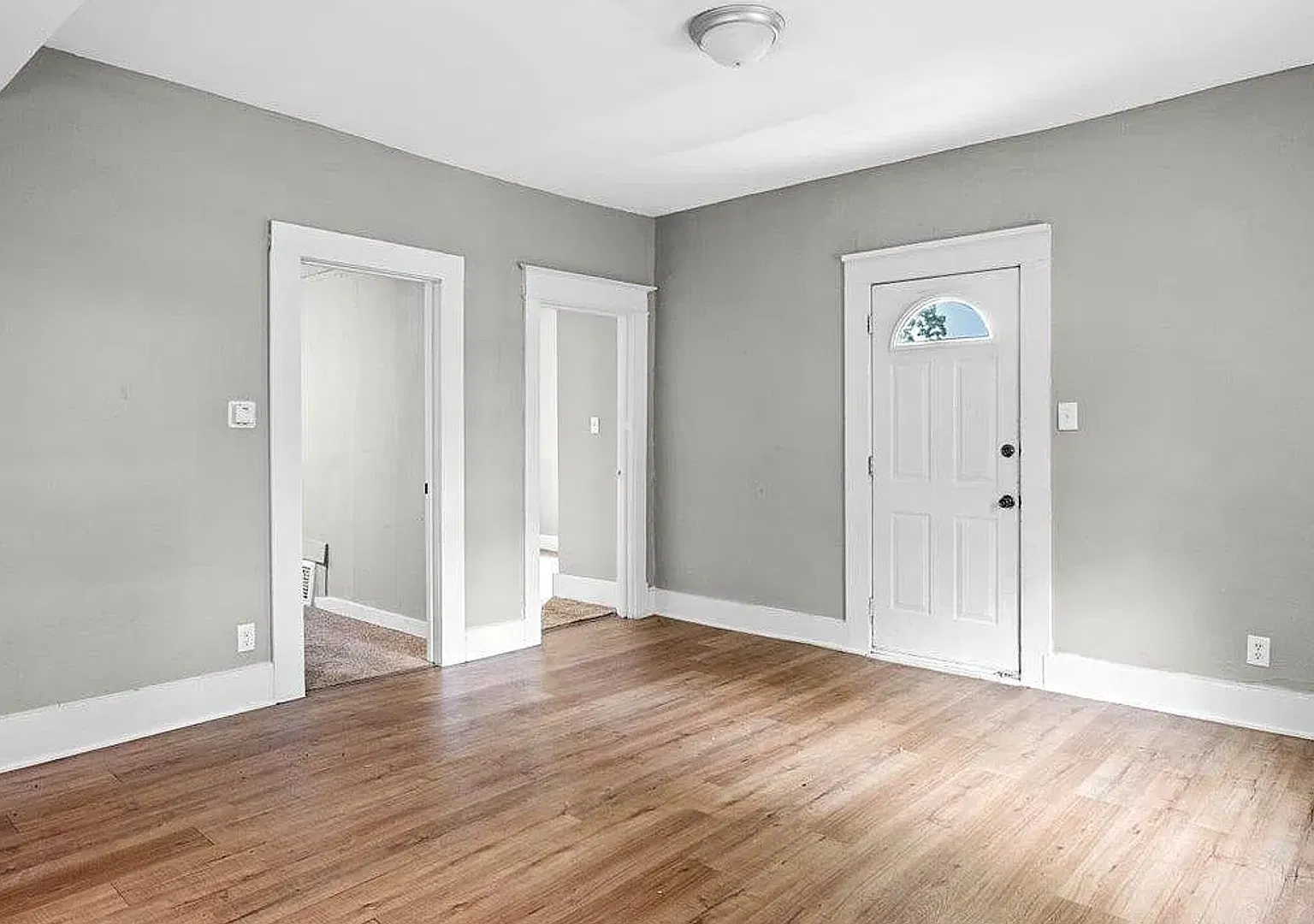 Modern 3 Bed 1 Bath - Section 8 — Photo 4