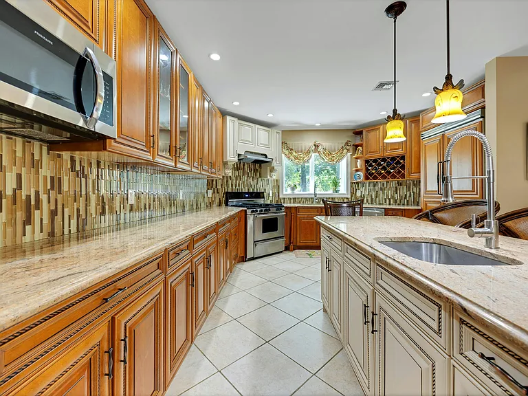 252 Mabel Pl — Photo 15