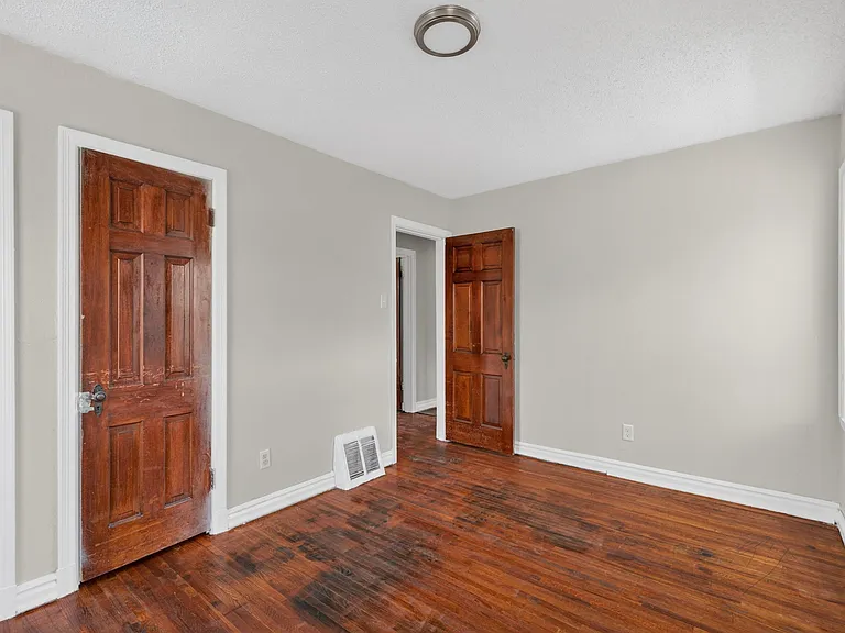 6713 Kenwood Dr — Photo 14