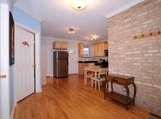 6709 N Maplewood Ave #1, Chicago, IL 60645