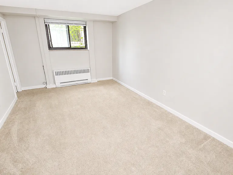 348 S Highland Ave — Photo 7
