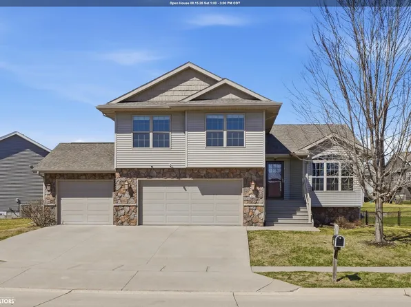 63 Colchester Dr, Iowa City, IA 52245