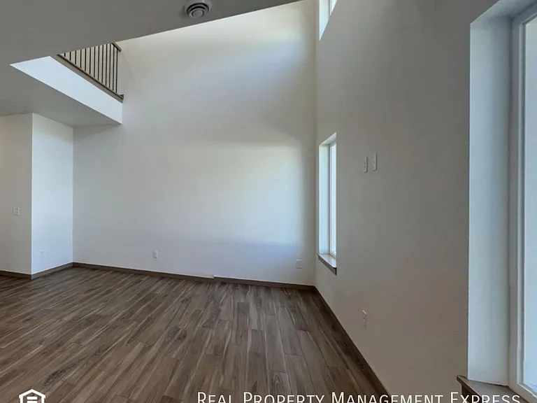 9006 W Jerald Pl — Photo 9