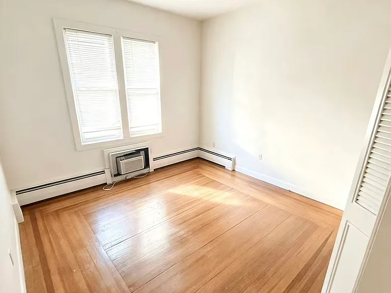1634 Broad St #B1 — Photo 6
