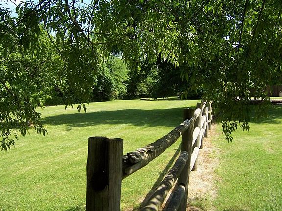 4th image of 2644 W Farm Road 48
