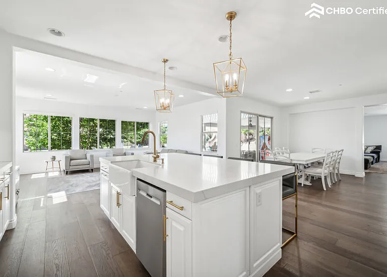 Large Island with Dishwasher and seating for Four