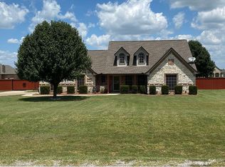 124 Williamsburg Ln, Springtown, TX 76082