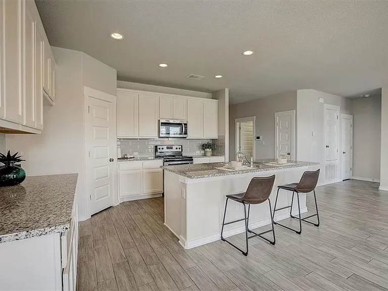 216 Trellis Blvd — Photo 5