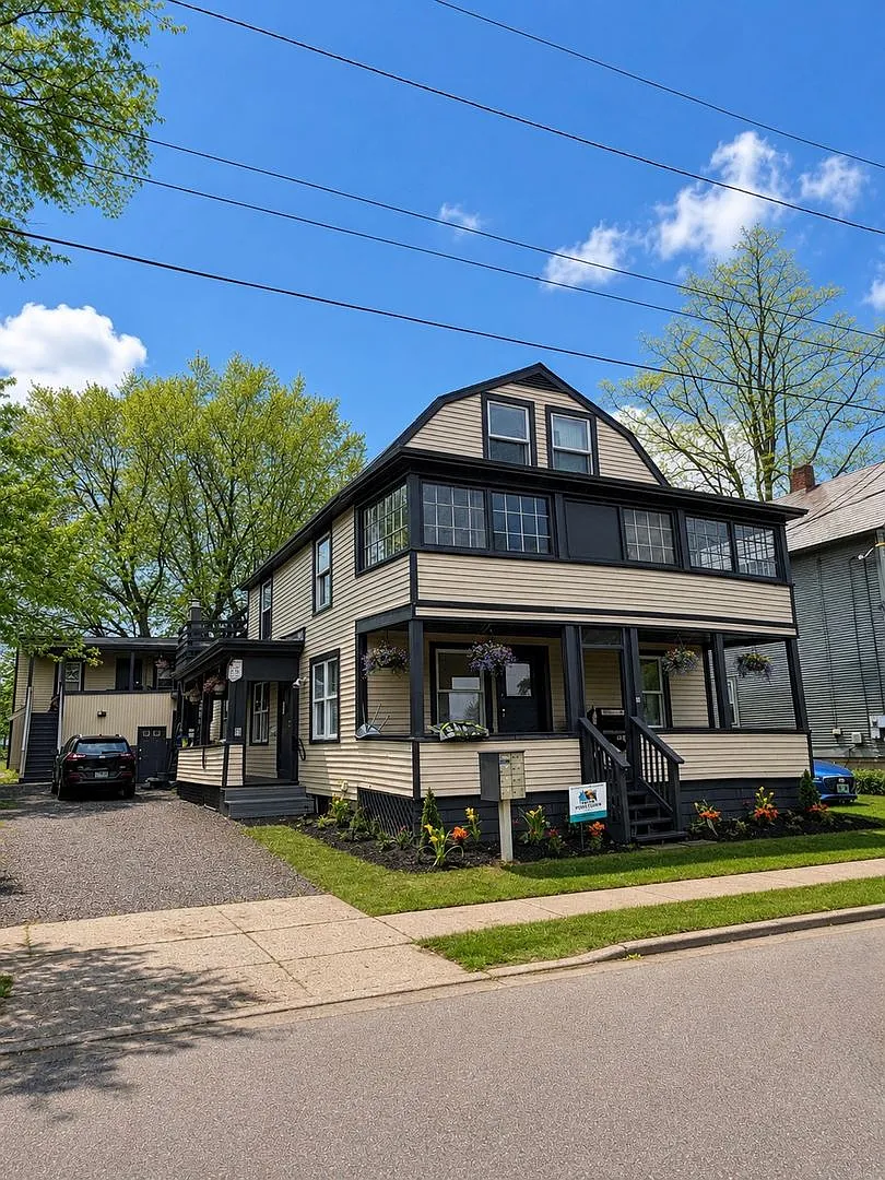 47 Willow St — Photo 1