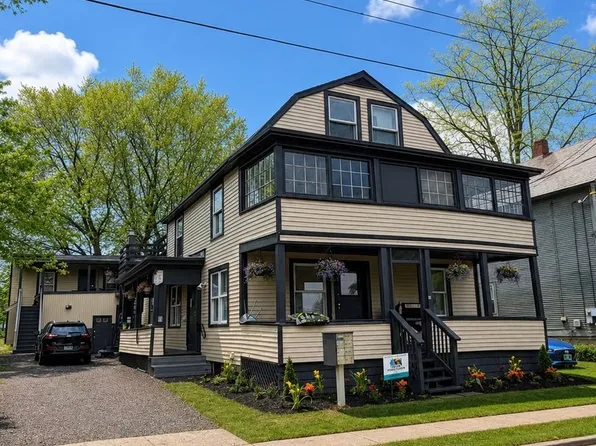 45 1/2 Willow St, Burlington, VT 05401