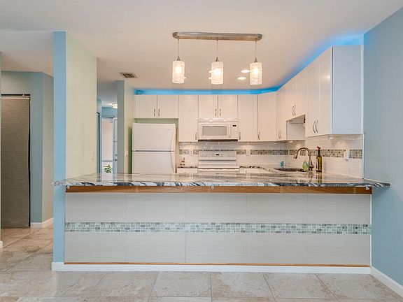 5th image of 1110 Steven Patrick Ave
