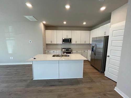 3rd image of 4518 Sardius Dr