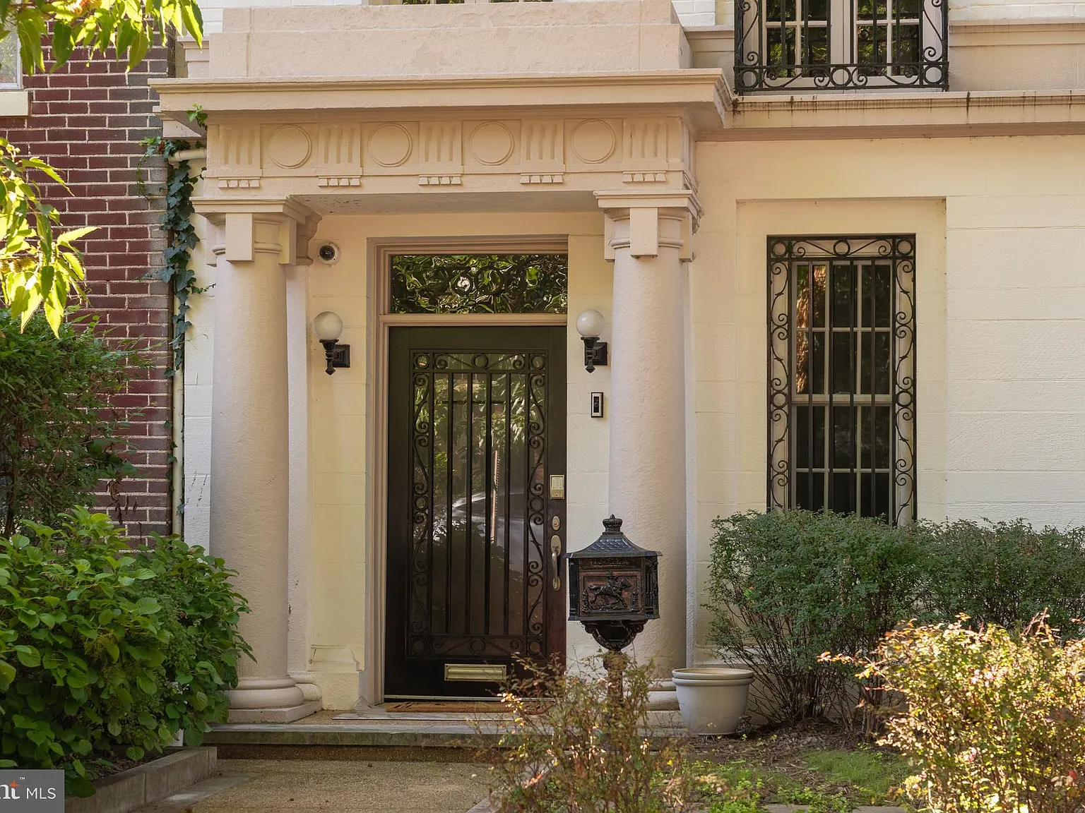 5 bed, 5.0 bath, 4175 sqft, $12,000 — Photo 4