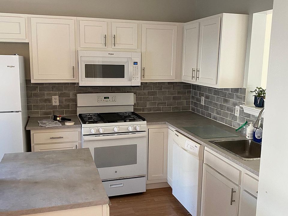 Kitchen - completely remodeled 2020