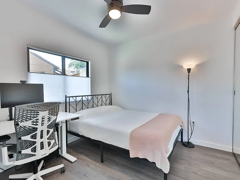 3407 N Mountain View Dr — Photo 18
