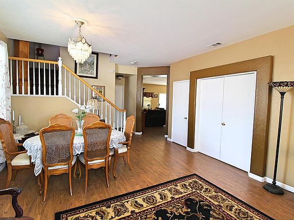 5th image of 43802 Seine Ct
