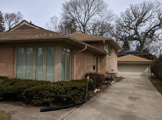 2304 Edna Ave, Park Ridge, IL 60068