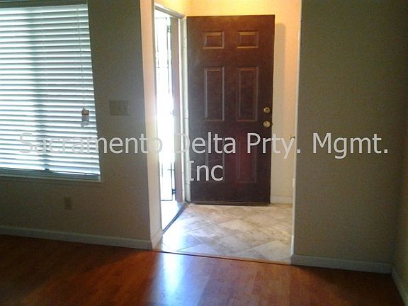 2nd image of 5109 Hoover St