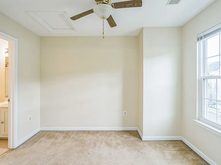 46051 Marble Ter — Photo 10
