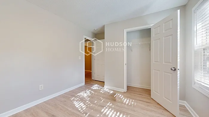 141 Greystone Cir — Photo 16