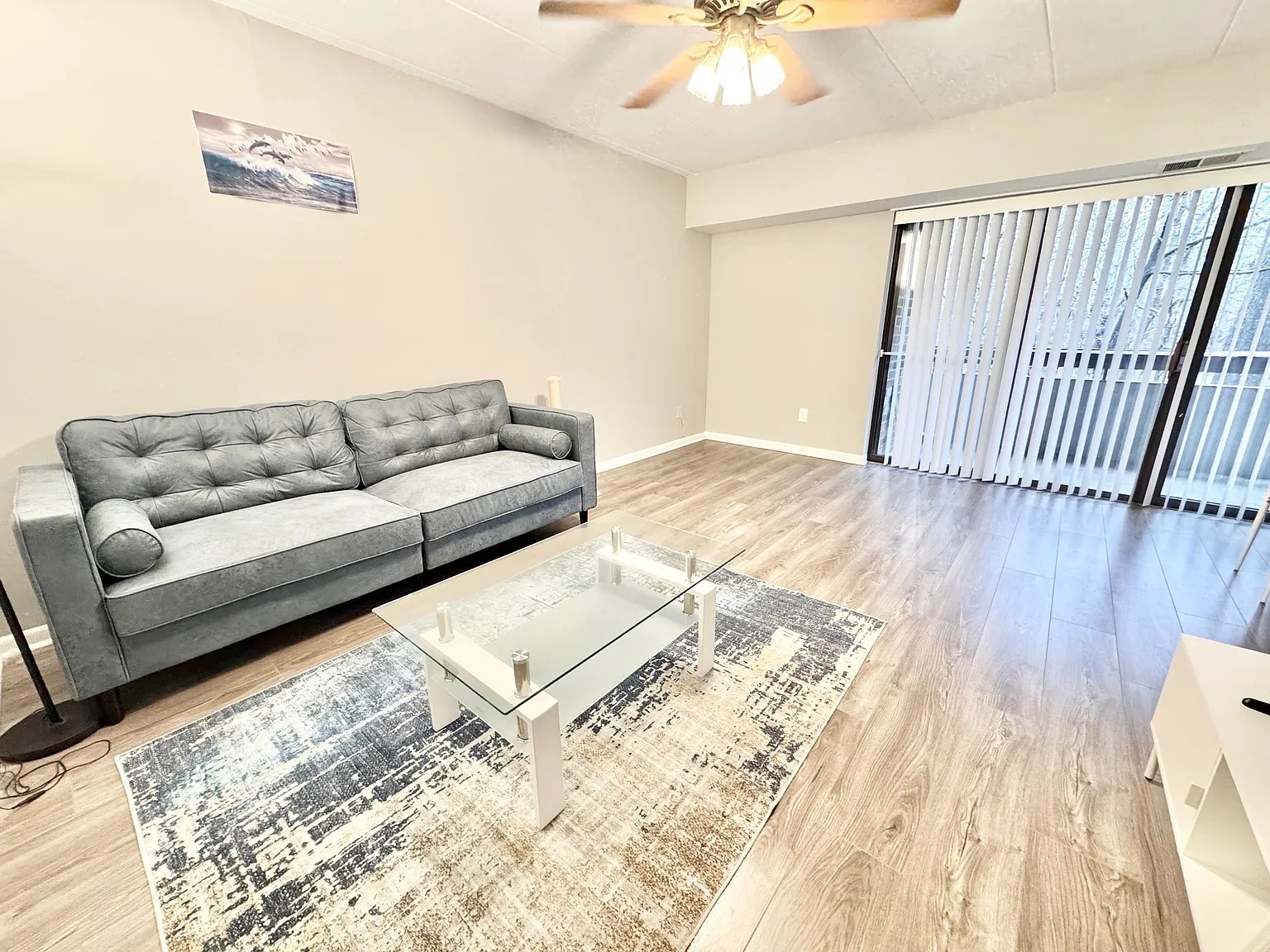 3 bed, 1004 sqft, $2,600 — Photo 2