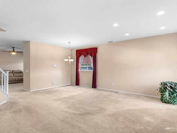 3rd image of 101 Sweetleaf Ln